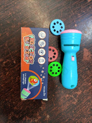 Baby Projector Torch 3cards Cartoon Projection Flashlight Children Early Education Toy(random Color ), 3 Reel In 1 Pack.